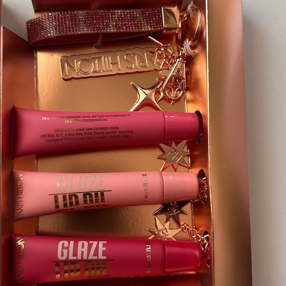 💖 NWT Paris Hilton Glaze & Glow Lip Gloss Set - Limited Edition | NIB | Keychain